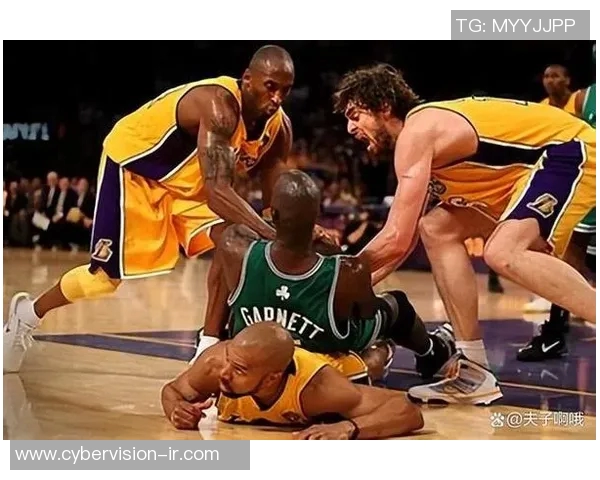 2012年洛杉矶湖人队与雷霆的激烈对决回顾与分析