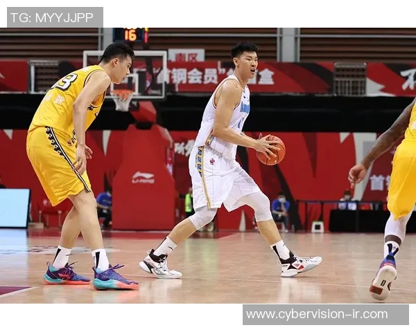 范子铭的成长之路：从青涩少年到篮球场上的新星