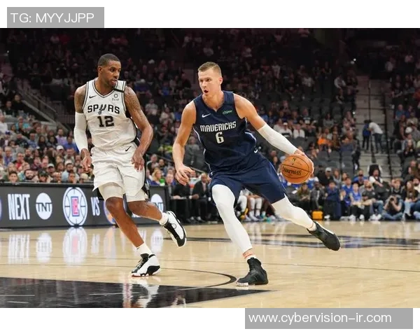 马刺与独行侠精彩对决集锦回顾，重温经典瞬间与激烈时刻